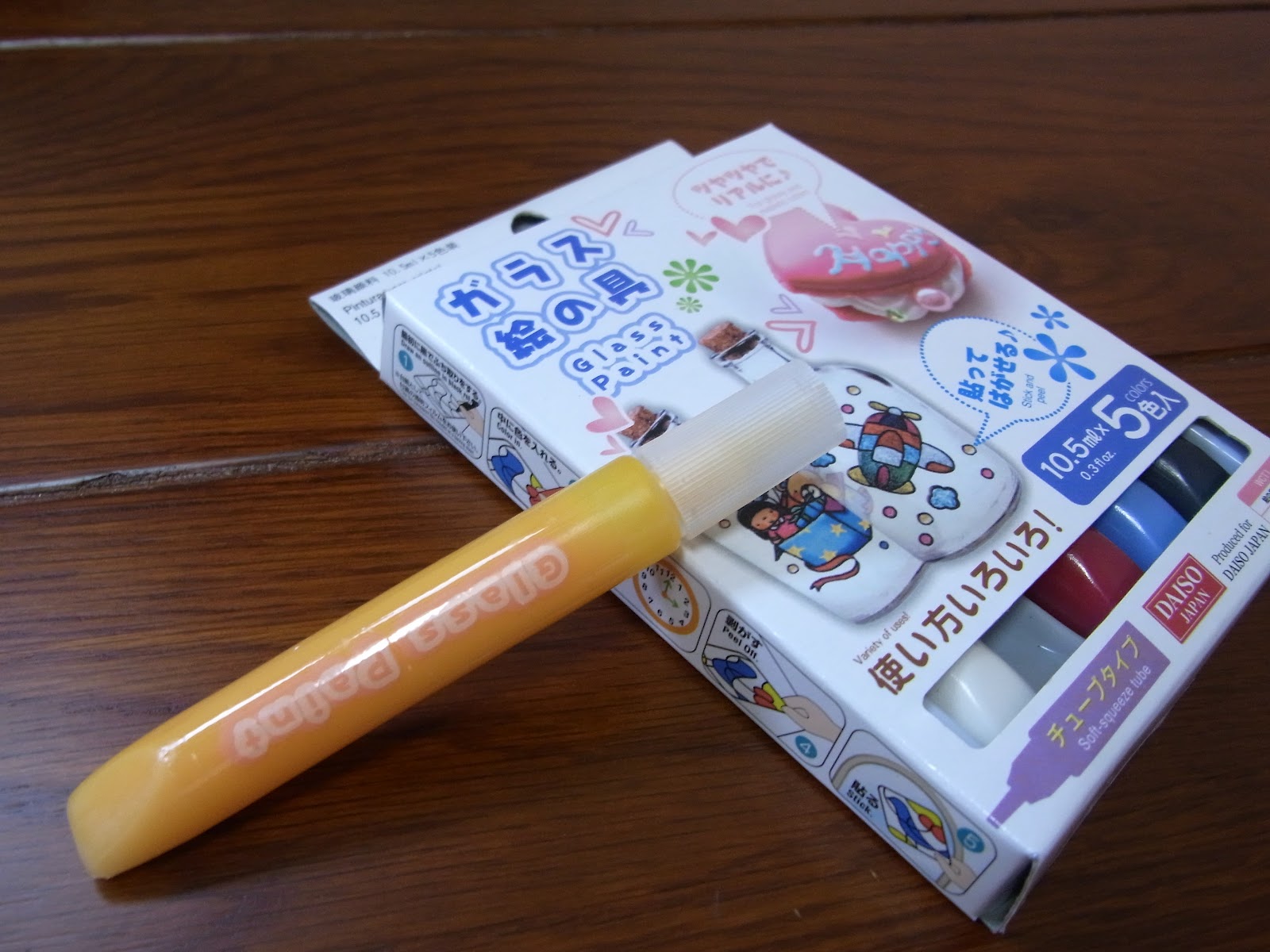 ダイソーの ガラス絵の具 が大人気 大人も楽しめちゃうデコ作品7選 Izilook
