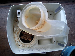 加湿器のお手入れは超簡単で清潔にやろう 掃除方法ご紹介 Izilook